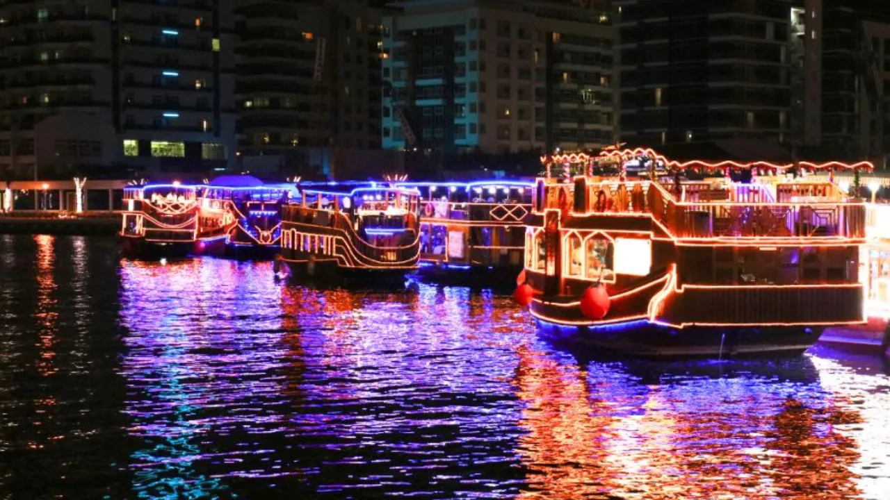 Ocean Empress Dinner Cruise in Dubai