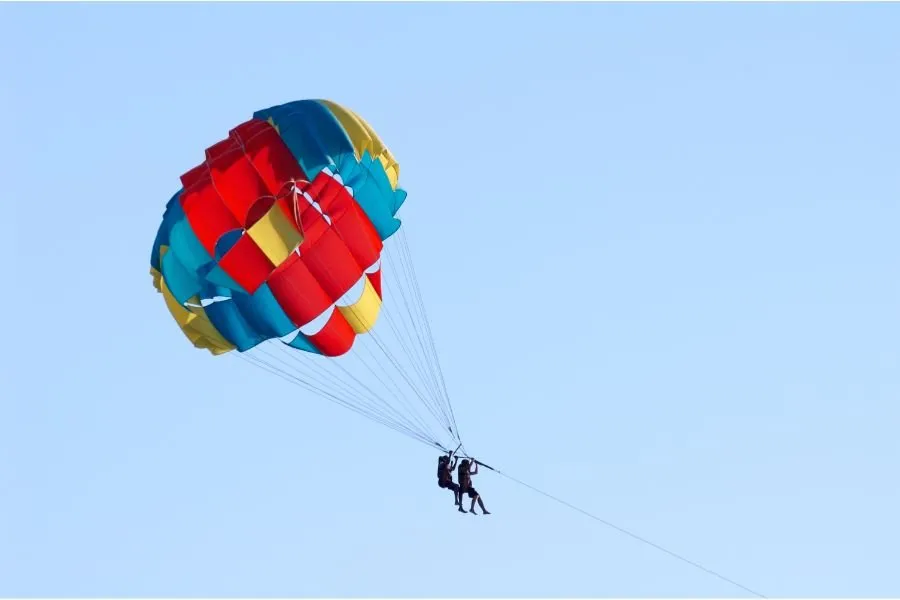 Parasailing in Dubai