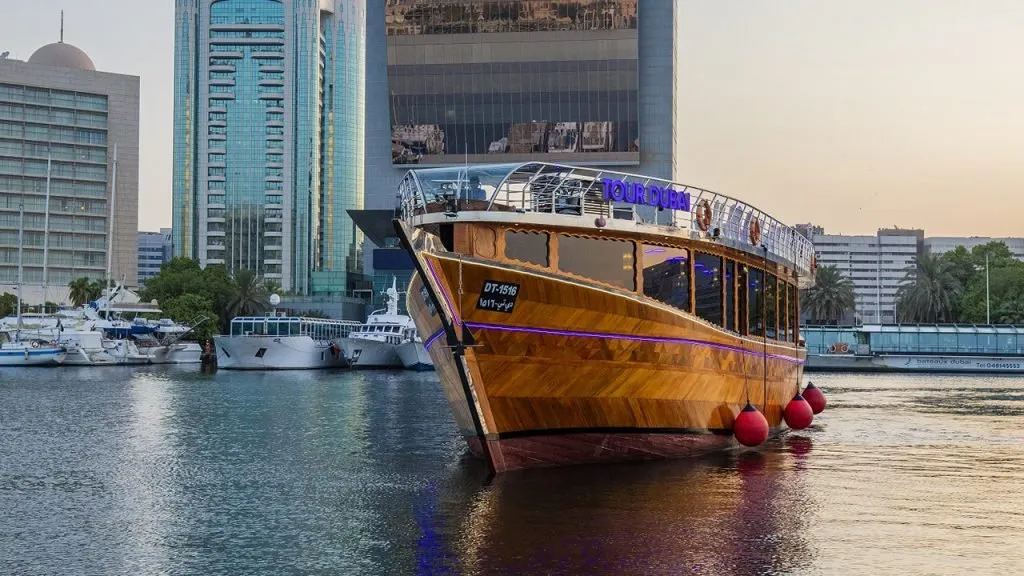 Unforgettable Sunset Dubai Marina Dinner Cruise